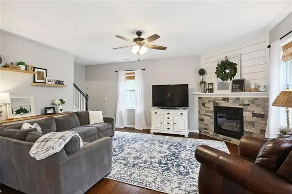 421 Pine Log CT, Canton, GA 30115