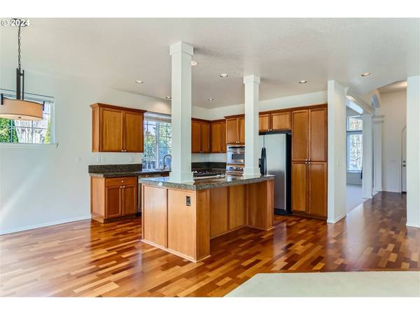 13634 NW STONEBRIDGE DR, Portland, OR 97229