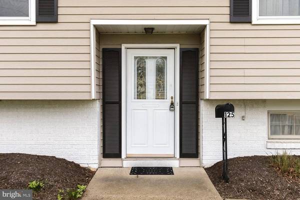 125 WOODVIEW LN, Cinnaminson, NJ 08077
