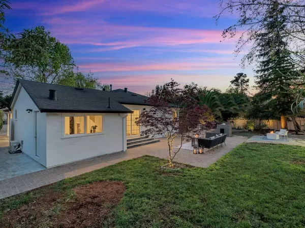 2 Delmar CT, Redwood City, CA 94063