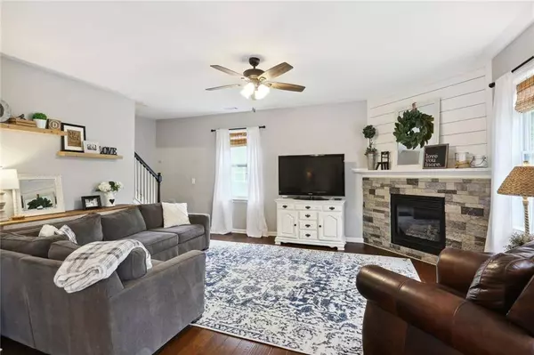 421 Pine Log CT, Canton, GA 30115