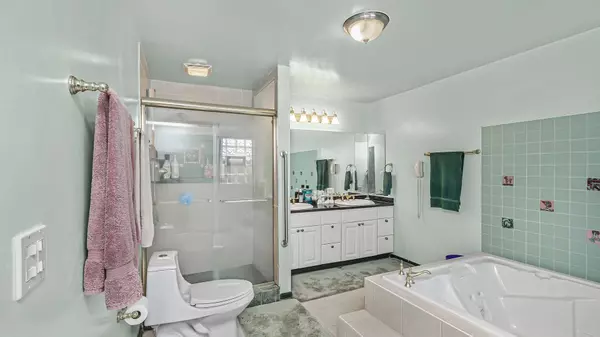 3632 N Western AVE, Chicago, IL 60618