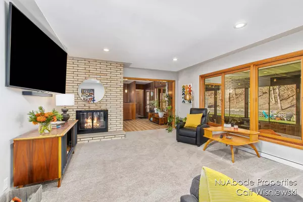 4041 Nob Hill Drive, Norton Shores, MI 49441