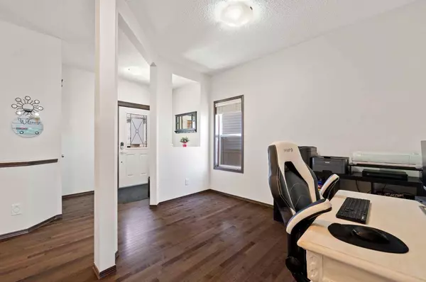 30 Cranberry Mews SE, Calgary, AB T3M 0L6