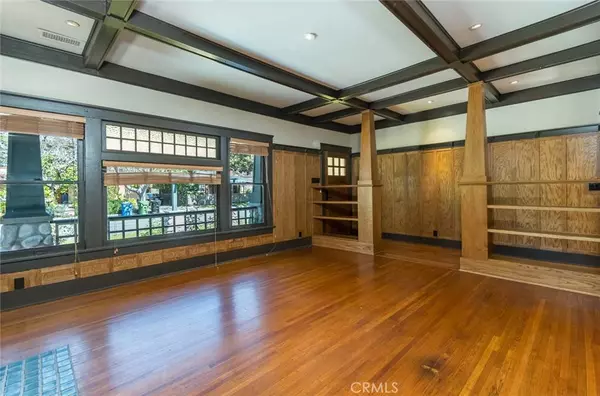 12214 La Maida, Valley Village, CA 91607