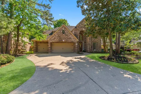 19 Moss Bluff CT, The Woodlands, TX 77382