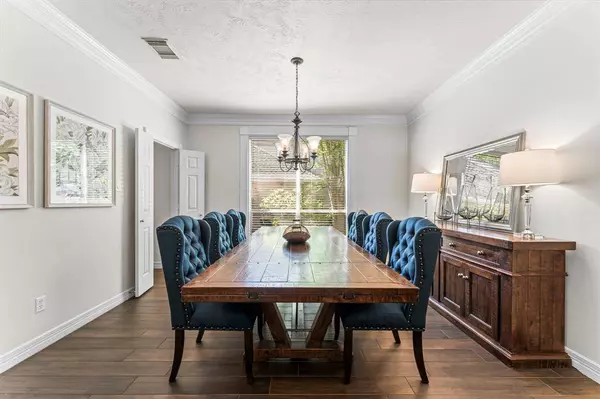 19 Moss Bluff CT, The Woodlands, TX 77382