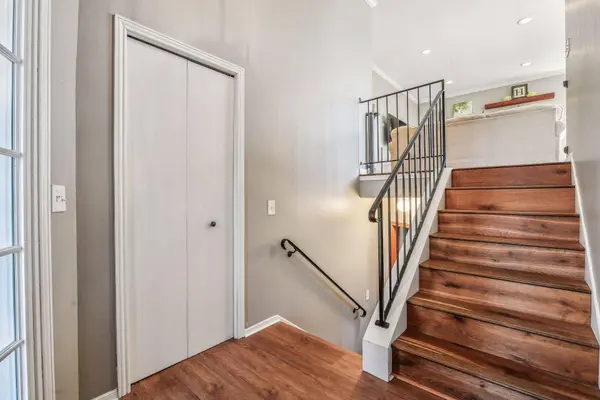 88 Shasta CIR E, Chanhassen, MN 55317