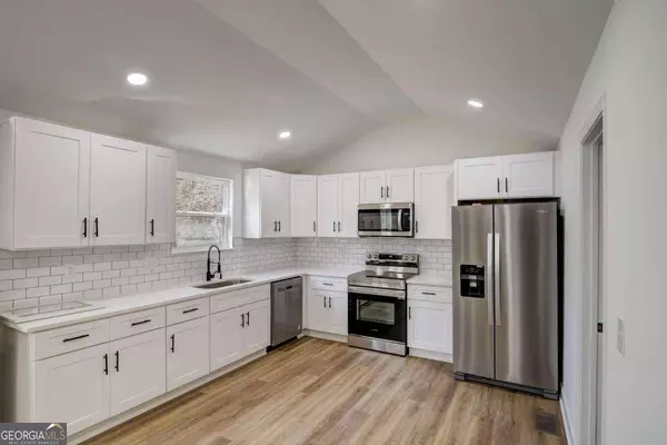 2006 Lisbon DR SW, Atlanta, GA 30310