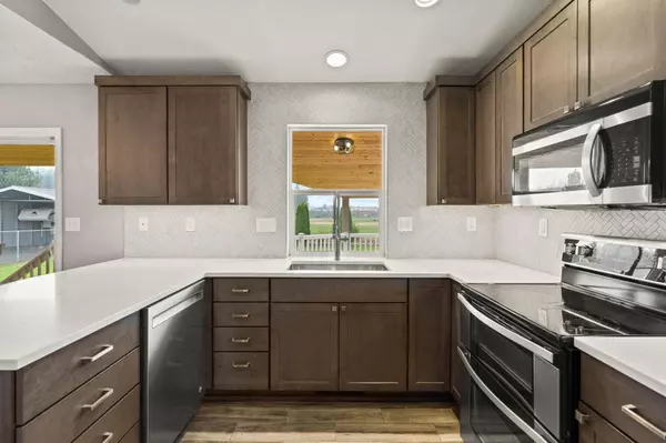 6281 Kristen Ct, Nine Mile Falls, WA 99026