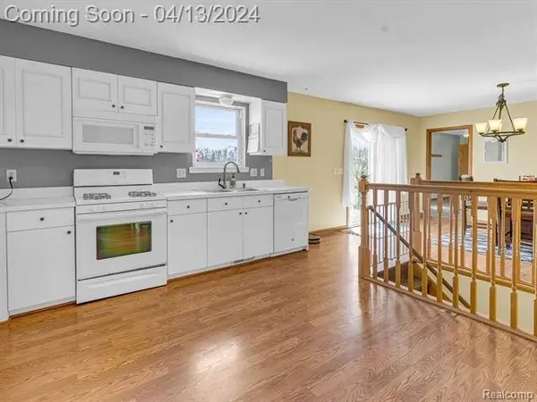 9449 CROFOOT Road, Fowlerville, MI 48836