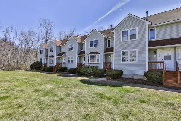 206 Patrick Rd #206, Tewksbury, MA 01876