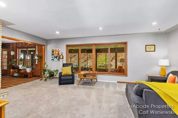 4041 Nob Hill Drive, Norton Shores, MI 49441