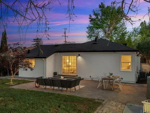 2 Delmar CT, Redwood City, CA 94063