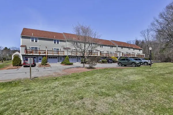 206 Patrick Rd #206, Tewksbury, MA 01876