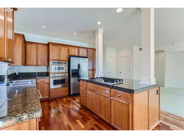 13634 NW STONEBRIDGE DR, Portland, OR 97229