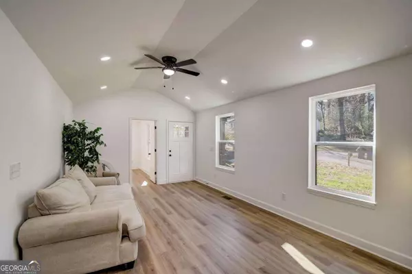 2006 Lisbon DR SW, Atlanta, GA 30310