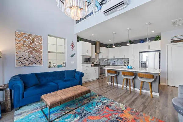 405 Lug LN, Sacramento, CA 95818