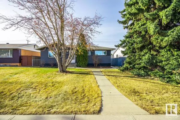 5207 103 AV NW, Edmonton, AB T6A 0T1