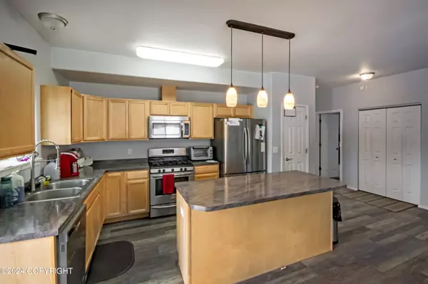 2900 N Monroe CIR, Wasilla, AK 99623