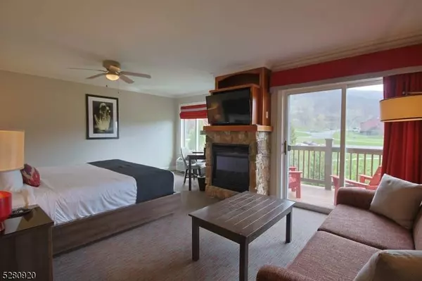 2 Chamonix Dr #511, Vernon Twp., NJ 07462