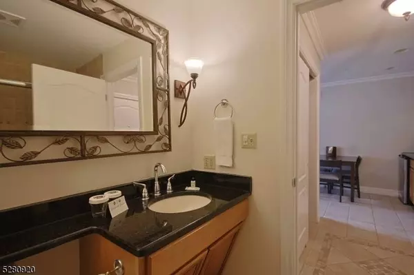 2 Chamonix Dr #511, Vernon Twp., NJ 07462