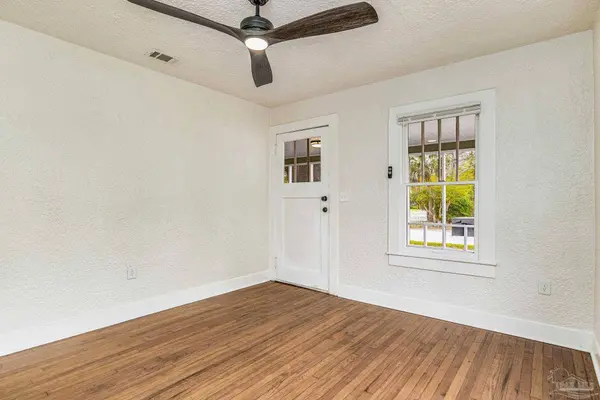 137 N K St, Pensacola, FL 32502