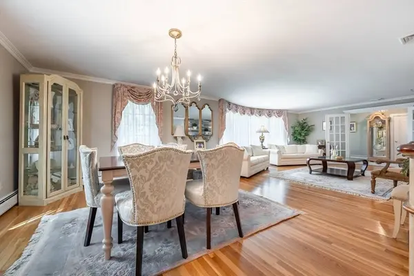 102 Hillside Rd, North Andover, MA 01845