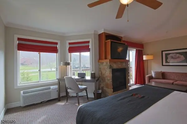 2 Chamonix Dr #511, Vernon Twp., NJ 07462