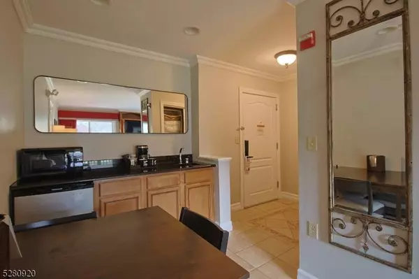 2 Chamonix Dr #511, Vernon Twp., NJ 07462