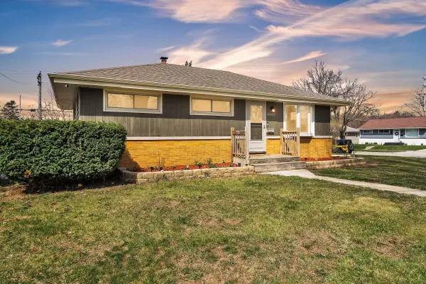 4147 S 55th St, Milwaukee, WI 53220