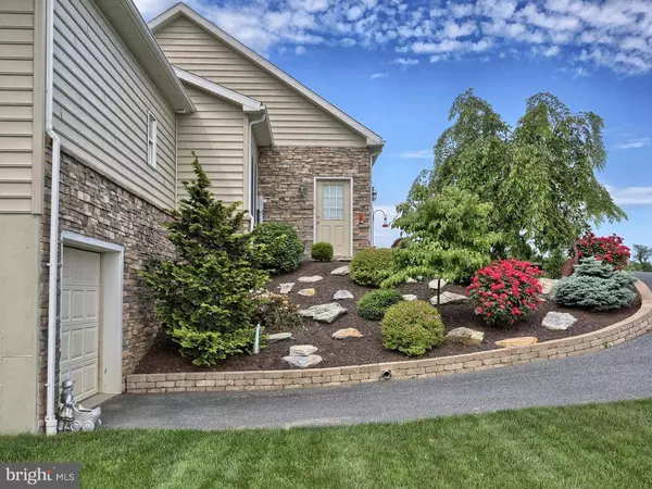 1634 CAMBRIDGE DR, Lebanon, PA 17042