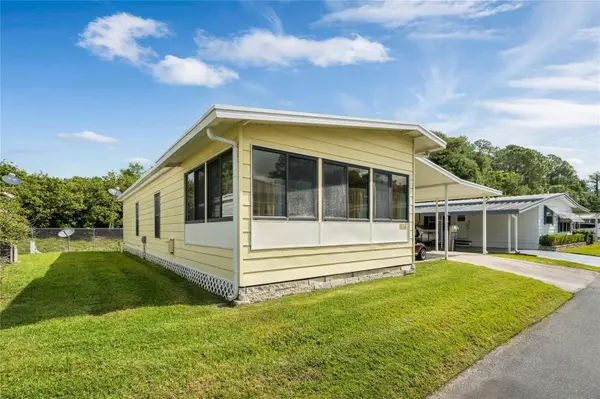 224 PINEWOOD DR, Eustis, FL 32726