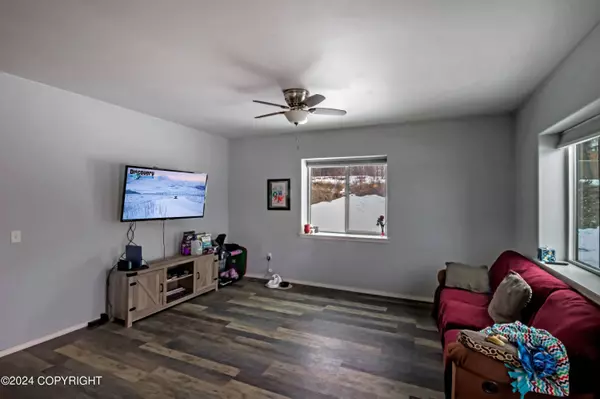 2900 N Monroe CIR, Wasilla, AK 99623