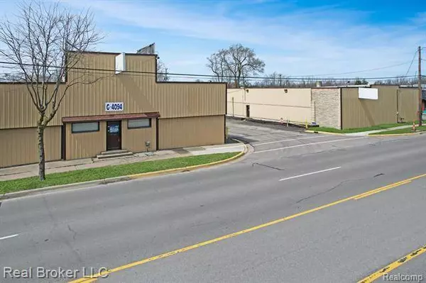 4094 & 4084 S SAGINAW Street, Burton, MI 48529