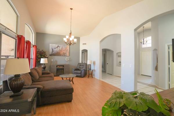 1710 E TULSA Street, Gilbert, AZ 85295