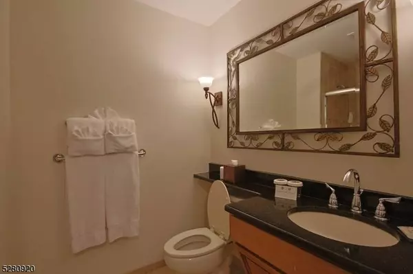 2 Chamonix Dr #511, Vernon Twp., NJ 07462