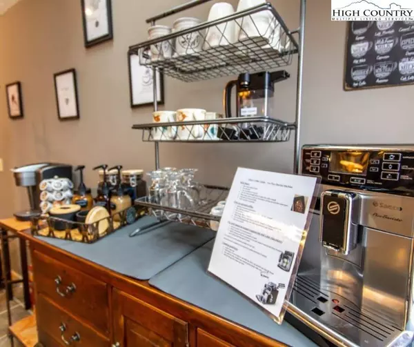 1534 Beech Mountain Pkwy, Beech Mountain, NC 28604