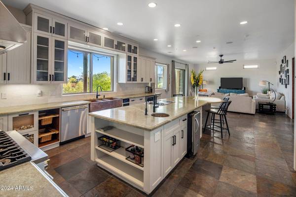 1447 E Echo Lane, Phoenix, AZ 85020