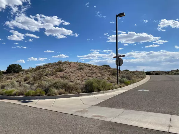 1720 Meadows Point PL NE, Rio Rancho, NM 87144