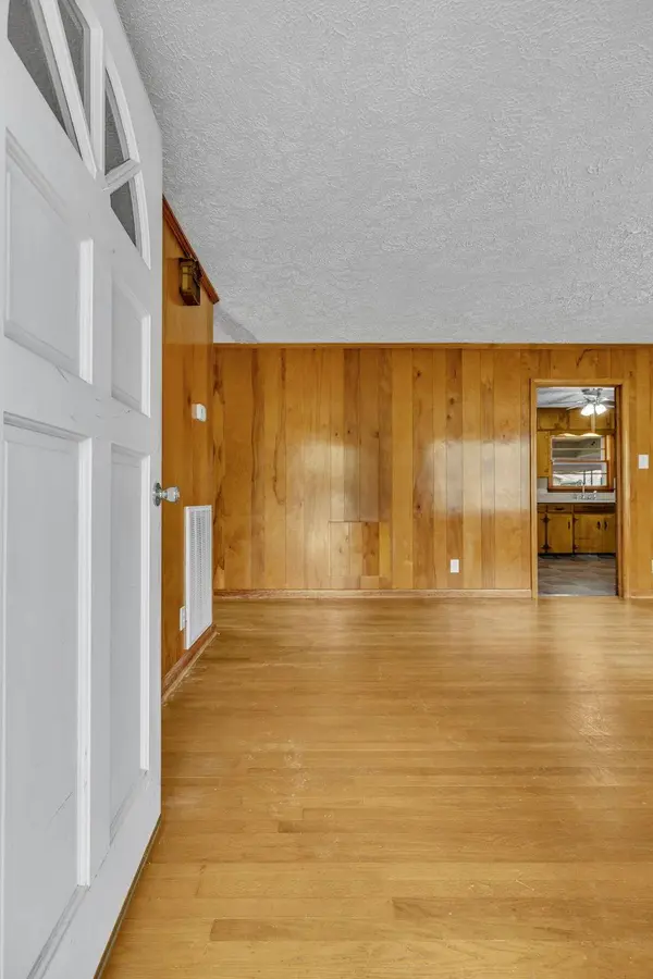 34 Horseshoe Bend Ln, Elmwood, TN 38560