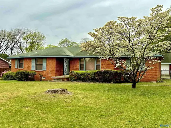 4215 Mcclain Lane NW, Huntsville, AL 35810