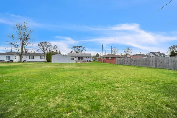 1879 Hemmeter Road, Saginaw, MI 48638