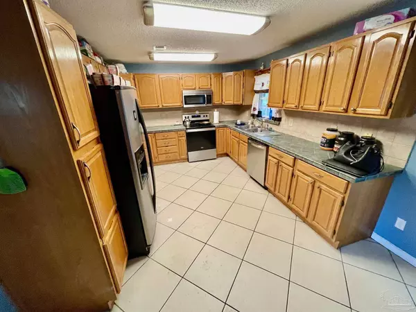 6322 Shady Ln, Milton, FL 32570