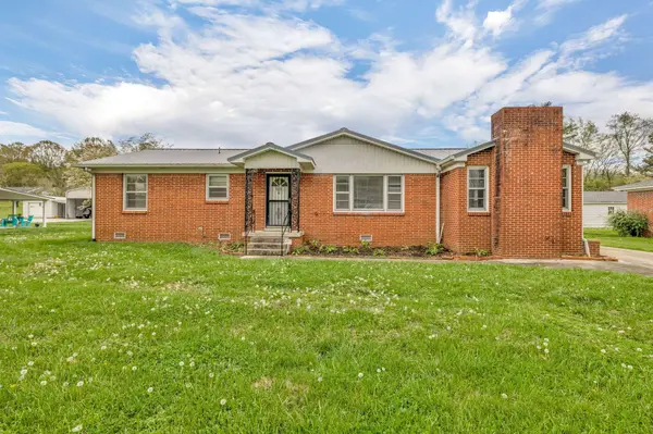 34 Horseshoe Bend Ln, Elmwood, TN 38560