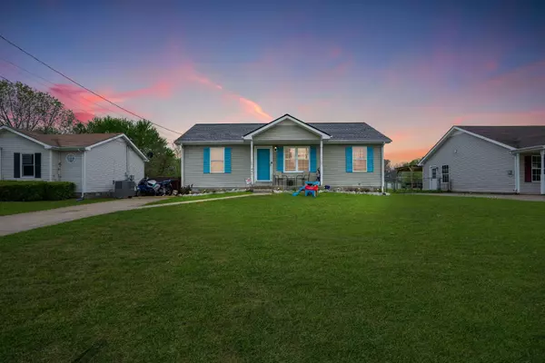 446 Cranklen Cir, Clarksville, TN 37042