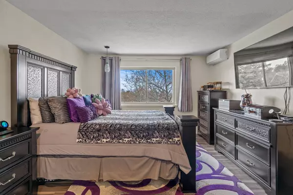 1918 Camino Uva, Los Alamos, NM 87544