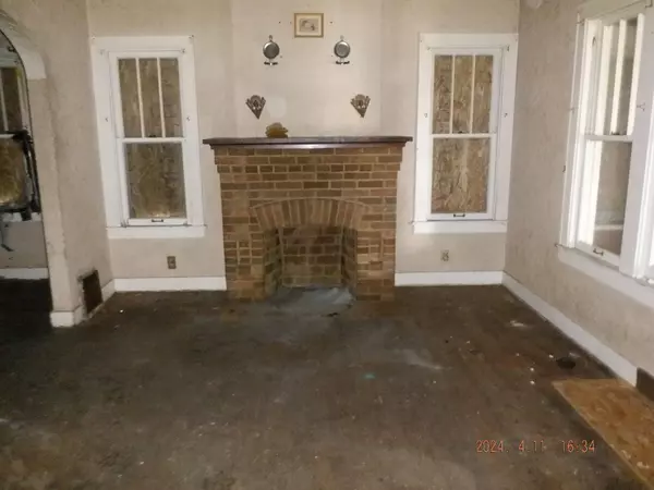 1213 Race Street, Kalamazoo, MI 49001