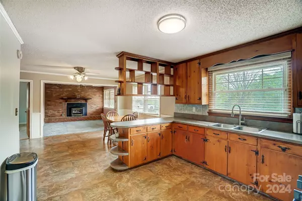 10370 Hartsell RD, Midland, NC 28107