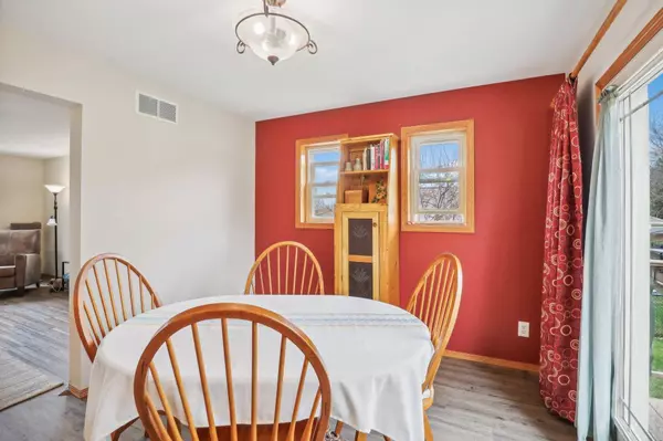 815 Sunnybrook Drive, Deforest, WI 53532